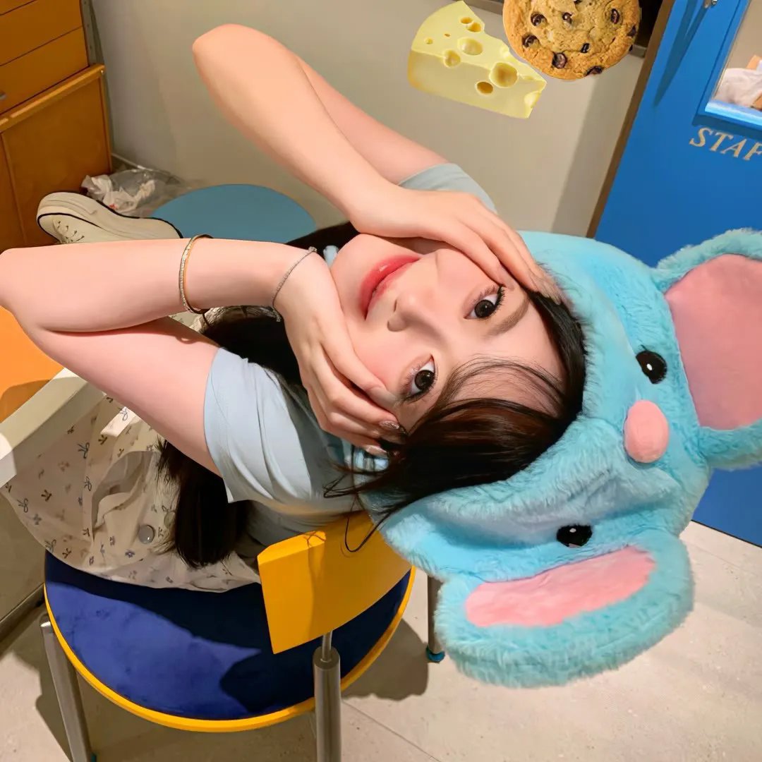 卡彼尼封面